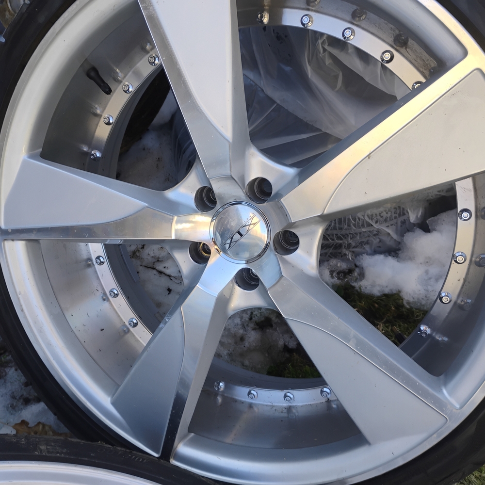 Silver Car Wheel Rim - Picture 2 of 5